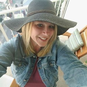 Meet your Posher, Stacy